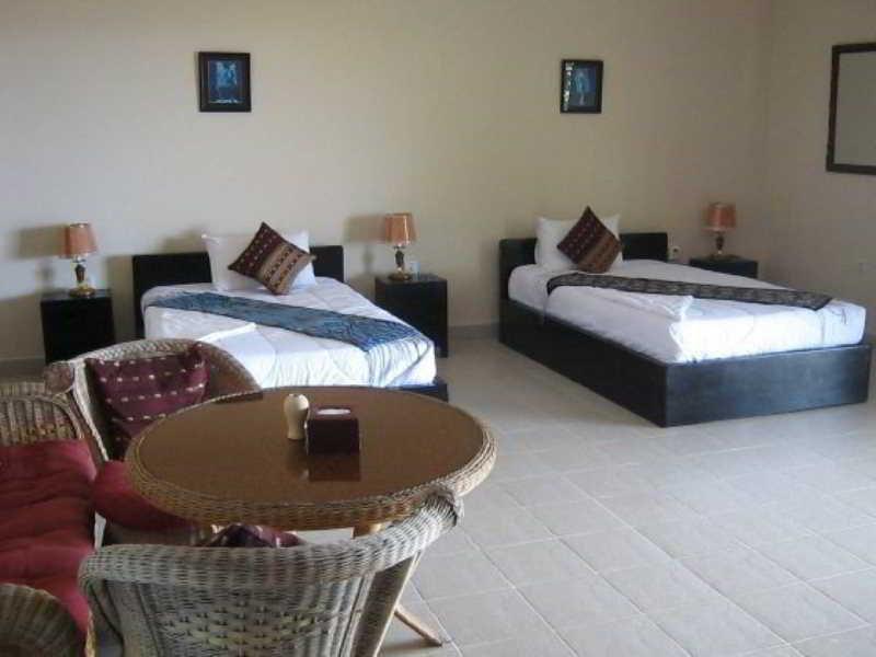 Golden Rooster Hotel Sihanoukville Zimmer foto